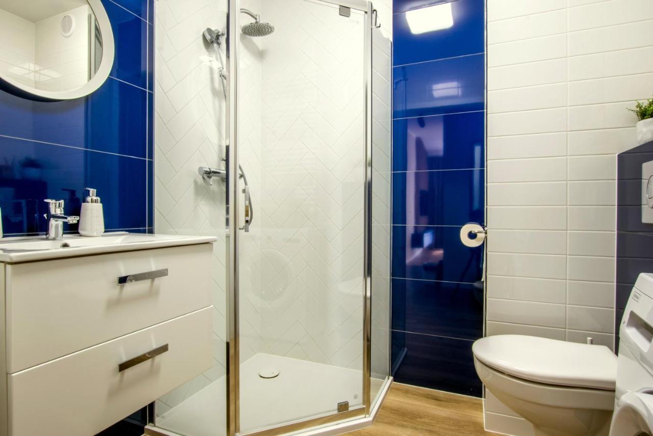 W&K Apartments - Blue Suite - Faktura Vat, Parking Кошалин Екстериор снимка