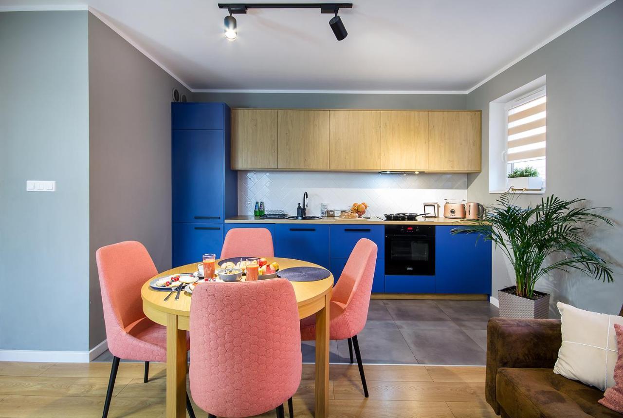 W&K Apartments - Blue Suite - Faktura Vat, Parking Кошалин Екстериор снимка