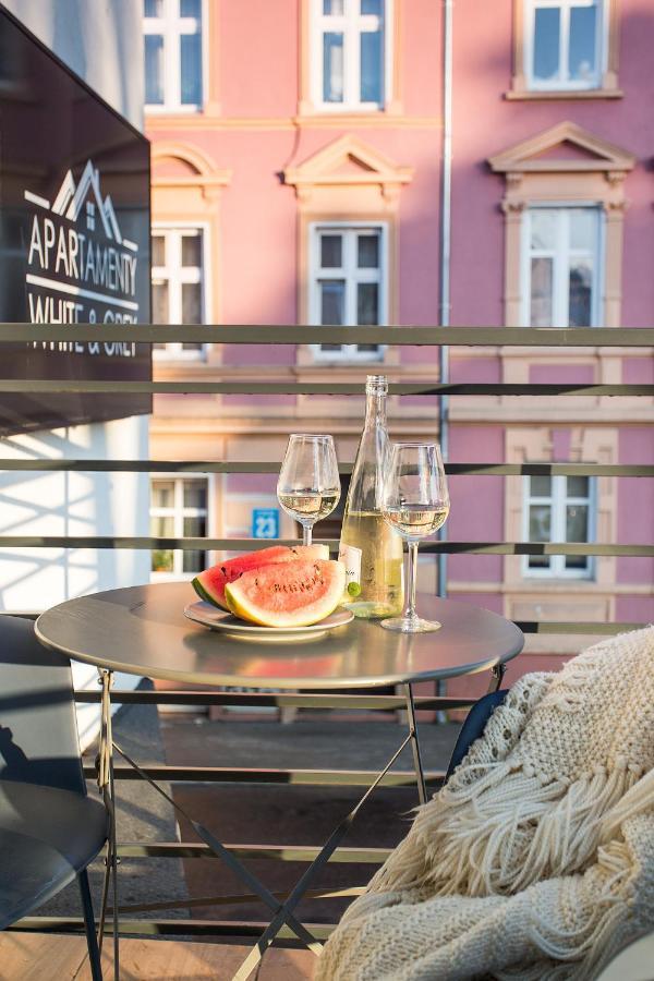 W&K Apartments - Blue Suite - Faktura Vat, Parking Кошалин Екстериор снимка